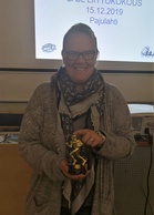 Vuoden Valmentaja - Mikko Koikkalainen. Palkinnon vastaanotti Helsinki Roostersin puheenjohtaja Jenni Hakala.