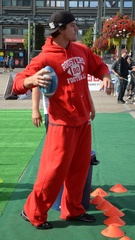 Stephen Payton tarkkuusheittokisassa.