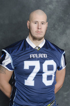 Maajoukkueen keskimmäinen hyökkäyksen linjamies Arttu Tennberg pelaa Swarcossa ensisijaisesti vain kansainväliset ottelut.