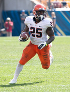 Virginiassa yliopistossa (I-div.) pelannut Kevin Parks valittiin kolmesti ACC:n tähdistöön, mutta NFL:n tarkkailijat pitivät 170-senttistä ja 90-kiloista Parksia liian pienenä korkeimmalle sarjatasolle.
Kuva: Hämeenlinna Huskies -tiedote