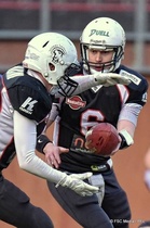 Pelinrakentaja Sebastian Berndtsson (oik.) ja nuori keskushyökkääjä Eemeli Valkamo olivat toisella puoliajalla näkyvimpiä Trojans-hyökkääjiä.
Kuva: FSC Media