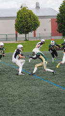 Kulmapuolustaja Mustikkamaa valmiina taklaamaan.