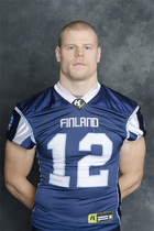 Veikka Lehtonen pelannut Vaahteraliigaa Tampere Saintsissa ja Seinäjoki Crocodilesissa. Ennen kautta 2016 voimahyökkääjän tilille on kertynyt 3052 jaardia 5,5 jaardin keskiarvolla ja 31 touchdownia.