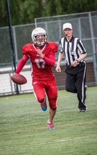 Nuori nokialaispelinrakentaja Thomas Salenius pelasi jälleen loistavan ottelun. Kahden heitetyn touchdownin lisäksi Salenius juoksi itse yhden.
Kuva: Petri Lyytikäinen