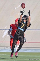 Butchersin nuoret laitahyökkääjät kiusasivat Roostersin takakenttää läpi ottelun. Daniel Luoma (7) koppasi kolmella kiinniotolla 84 jaardia.
Kuva: FSC Media