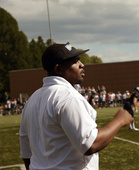 Päävalmentaja Robert Johnson työskenteli lauantaina normaaliin tapaan Wolverinesin sivurajalla. Tulevaan otteluun Johnson kuitenkin vihjaa pukevansa varusteet. Rovaniemellä saatetaan siis nähdä Johnson johtamassa Wolverines-hyökkäystä.