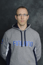 Kalle Karppinen koordinoi Roostersin puolustusta.