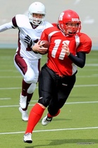 Omalla peliurallaan Anni Kivikataja pelasi useitakin pelipaikkoja, mutta sisemmän laitahyökkääjän rooli muodostui kaikista läheisimmäksi.