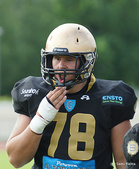 Vaahteraliigassa Arttu Tennberg on edustanut Porvoo Butchersia ja pelannut centerin lisäksi myös tacklen paikalla. All starsiin Tennberg on valittu joka vuosi kaudesta 2009 lähtien paitsi vuosina 2013 ja 2015, jolloin hän pelasi GFL:ssä.
Kuva: Sami Ranta