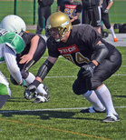 Porvoo Butchersin Topi Hattukangas on vaikea siirreltävä puolustuksen linjassa.