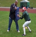 Seppo Evwaraye opettaa heittoblokkia