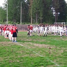 Kuusankosken urheilupuiston kenttä sai talvella taakakseen 10-senttisen jääkerroksen, minkä seuraukset ovat vielä toistaiseksi näkyvissä nurmen pinnassa.
Kuva: Kouvola Indians