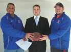 SAJL ja Louisiana College sopivat yhteistyöstä 2007 Coach Buchanin vierailun yhteydessä.