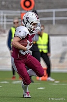 Keskushyökkääjä Anu Ruotsalainen valittiin Helsinki GS Demonsin parhaimmaksi pelaajaksi Hämeenlinna Lady Huskies -ottelussa. Ruotsalainen juoksi Demonsin linjan raivaamaan maastoon yhteensä 183 jaardia ja teki kolme touchdownia.
Kuva: FSC Media