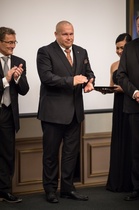 Hopeinen ansiomerkki Teemu Lahti.