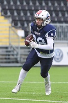 Naisten maajoukkueen nuorin pelaaja, 16-vuotias Nana Olavuo voisi ikänsä puolesta pelata vielä parinkin kauden ajan naisten U19-sarjassa.
Kuva: Salla Lahti